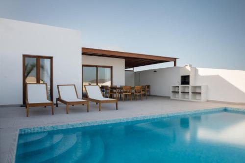 Villa Los Altos Naira 3A by Escape Home