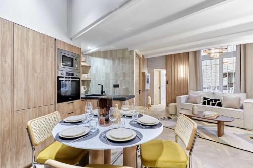 Superb 3-bedroom flat near the Moulin Rouge and Montmartre
