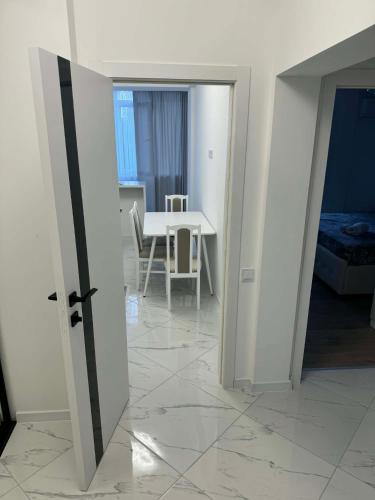 ภาพในคลังภาพของ Apartament ในคีชีเนา