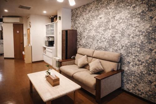 GU Freedom Home 3 floor 3 bedrooms ,direct to Shinsaibashi