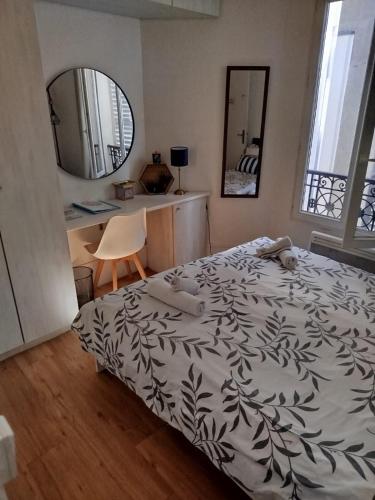 BAIL MOBILITÉ 30 NUITS MINIMUM Chambre privée dans un appartement partagé, à 200m des Champs Elysees et de l'Arc de Triomphe
