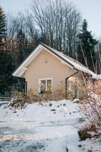 Domek Pierwiosnek Ustroń - cisza, las, balia i totalny relaks - Ucieknij od zgiełku i poczuj spokój natury