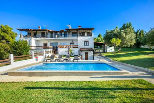 Air Maritime Sani Luxury Apartments