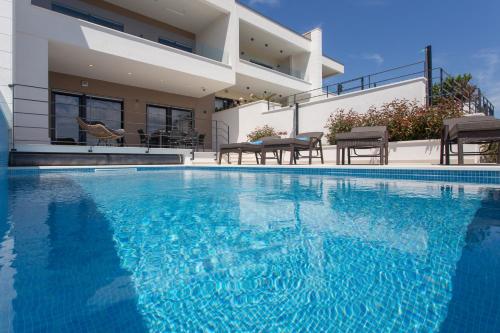 Villa Orange Tree villa with private Pool