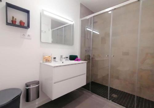 Apartment 2 bedrooms , centre of Alvor, open view and private parking