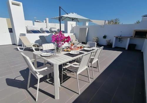 Apartment 2 bedrooms , centre of Alvor, open view and private parking