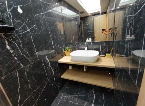 Amazing apt in Athens close to Metro Station