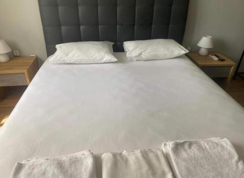 Amazing apt in Athens close to Metro Station