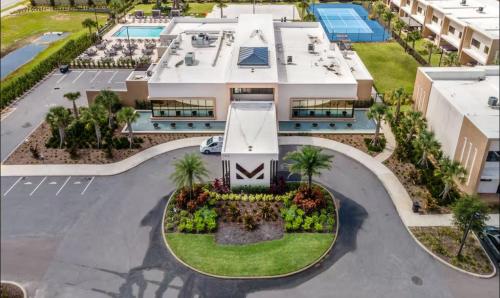 Elegant Home w 3 En Suites & Breathtaking View photo 37
