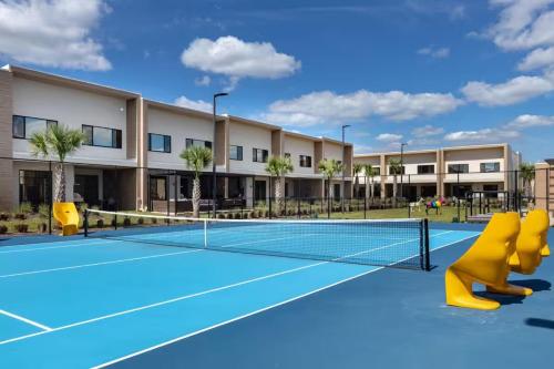 Elegant Home w 3 En Suites & Breathtaking View photo 41