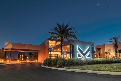 Elegant Home w 3 En Suites & Breathtaking View photo 44