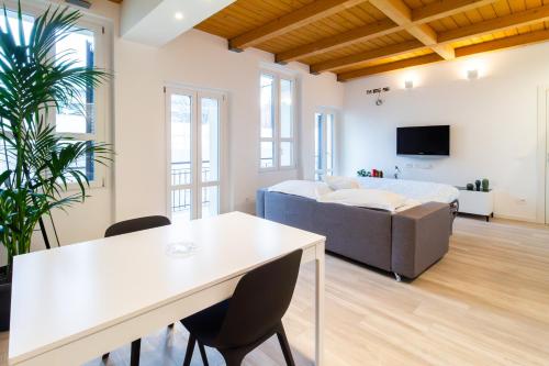 Milano East Apartments by Habyto