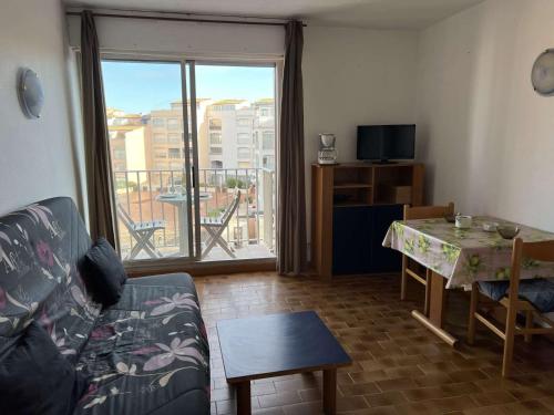 Studio Centre avec Piscine, Balcon et Proximité Plage, 2 Personnes