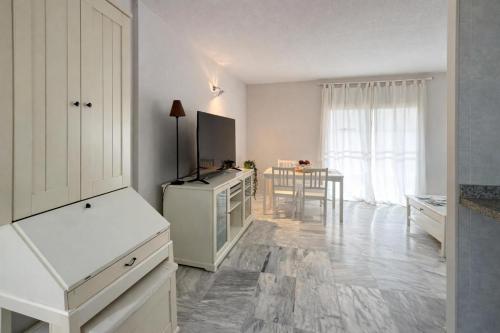 Heated Poolside Paradise Los Cristianos
