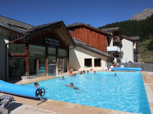 Appartement 8 pers avec piscine chauffée et sauna, balcon exposé Ouest, Orres 1800 - FR-1-322-202
