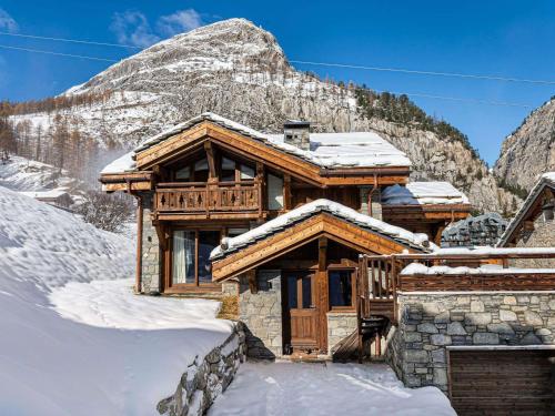 Chalet spacieux près des pistes avec sauna et WiFi, animaux admis