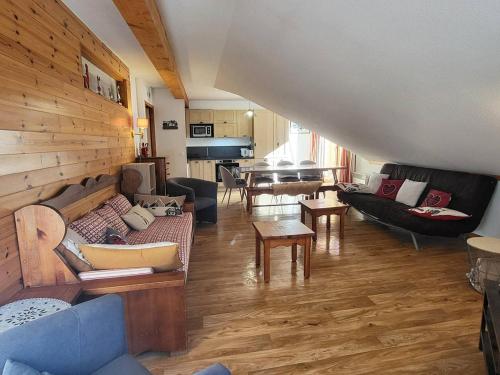 Grand appartement 6 pers, piscine & sauna, proche pistes & commerces - FR-1-322-662
