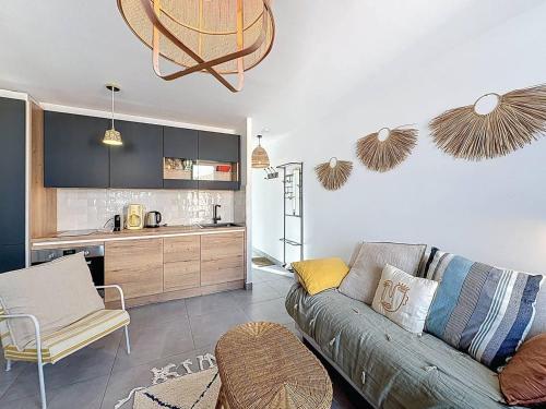 Appartement T2 lumineux sur le Vieux Port, La Ciotat - FR-1-770-11