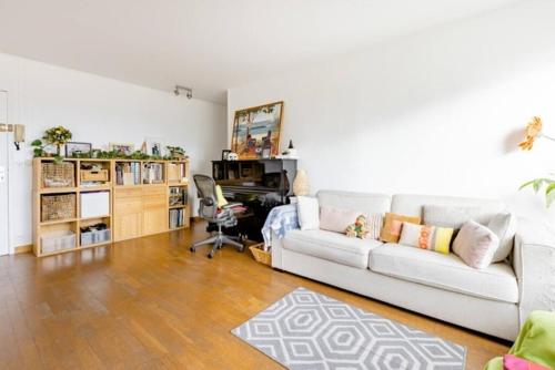 Mobility lease Apt 70 m2 for 4 Parking Belleville