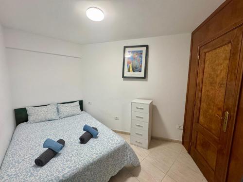 Sunny Poolside Holiday in Las Américas photo 2