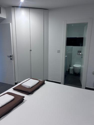 Ett badrum på Luxury Duplex With Private Pool