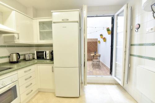 New! Exclusive Duplex Design | Parking & Pool