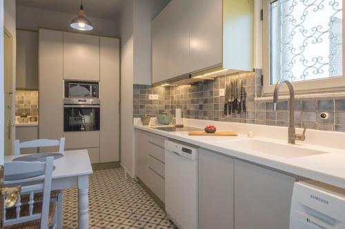 Beautiful 94 sq.m apartment with view over Athens