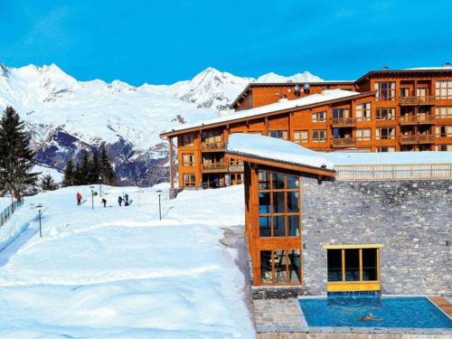 Appartement avec balcon, jacuzzi, sauna, salle de fitness, 3 chambres, parking