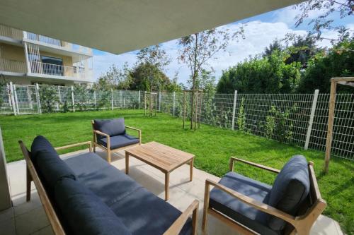 BA Apartment with free garage parking and garden