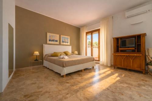 Molo Angioino Suites