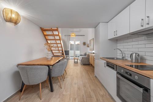 Rhodes center Santa Mari