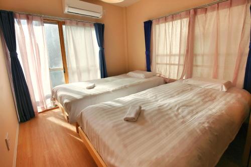 QU301 2BR Home on JR Chuo-Sobu Line, Direct Access to Akihabara and Shinjuku, 3 Beds