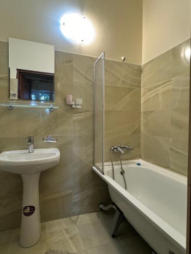 A bathroom at Fiveseasons