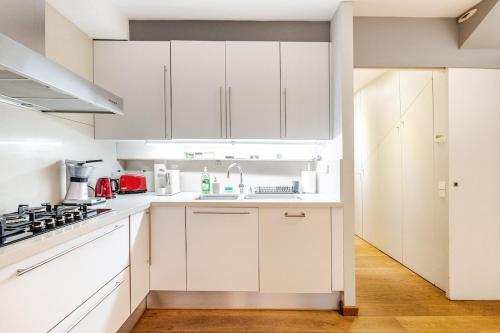 ArtlifeBCN Fira Apartment photo 32