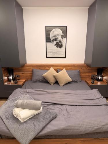 Llit o llits en una habitació de Apartment in Batroun