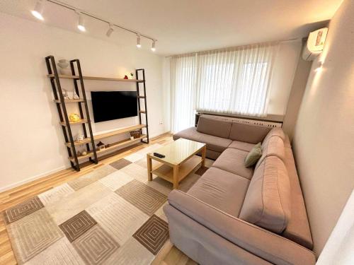 Foto LuxApart Cobanija City Centar free garage parking 1