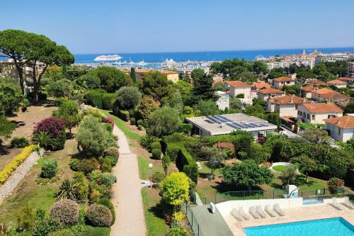 Stunning views large balcony apartment with pool