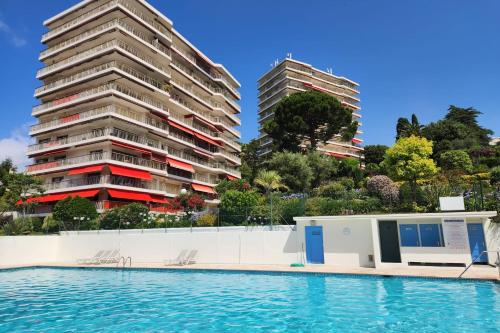 Stunning views large balcony apartment with pool