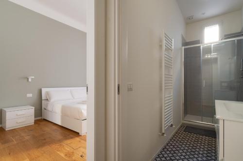 GuestHost - M5 Isola Cozy Apartment