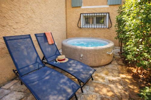 Le jardinet d'Emma - Jacuzzi privé à 38 degrés, Jardin au calme, proche Arles centre et parking gratuit