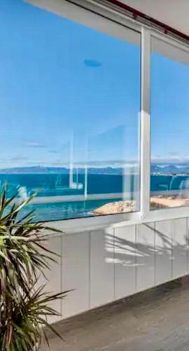 Lujoso Apartamento a la orilla del mar