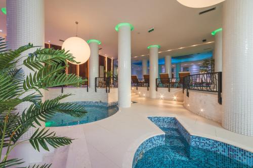 Kalamper Hotel & Spa — Pool view