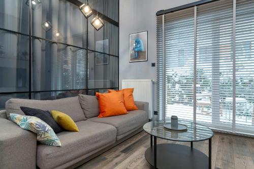 Chmielna Stylish Apartment with Garden and Parking in the center of Gdańsk by Noclegi Renters