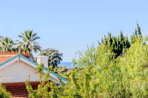 Bright A-C apartment with sea view - Antibes