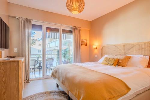 Bright A-C apartment with sea view - Antibes