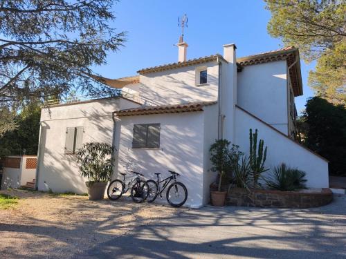 Cosy Riviera Apartment with Terrace near the beach