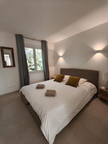 Cosy Riviera Apartment with Terrace near the beach