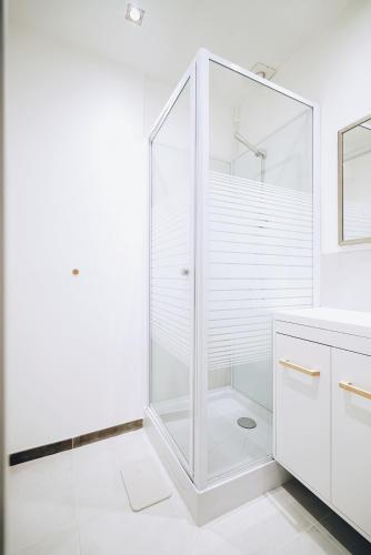 2 Bedrooms Apartment-Cannes Center Suquet-2mins to Beach & 10mins to Palais-AirConditioning & FiberWifi