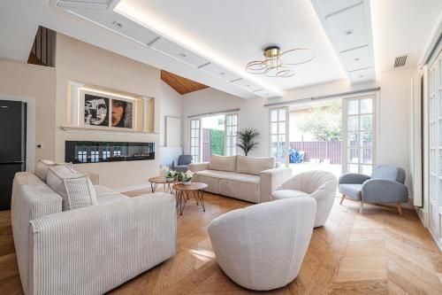 Stunning Juan Les Pins 5 bed Villa with Pool