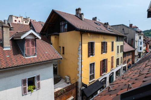 Carnot Duplex, spacieux 3 pièces avec 2 chambres sur les rue piétonnes